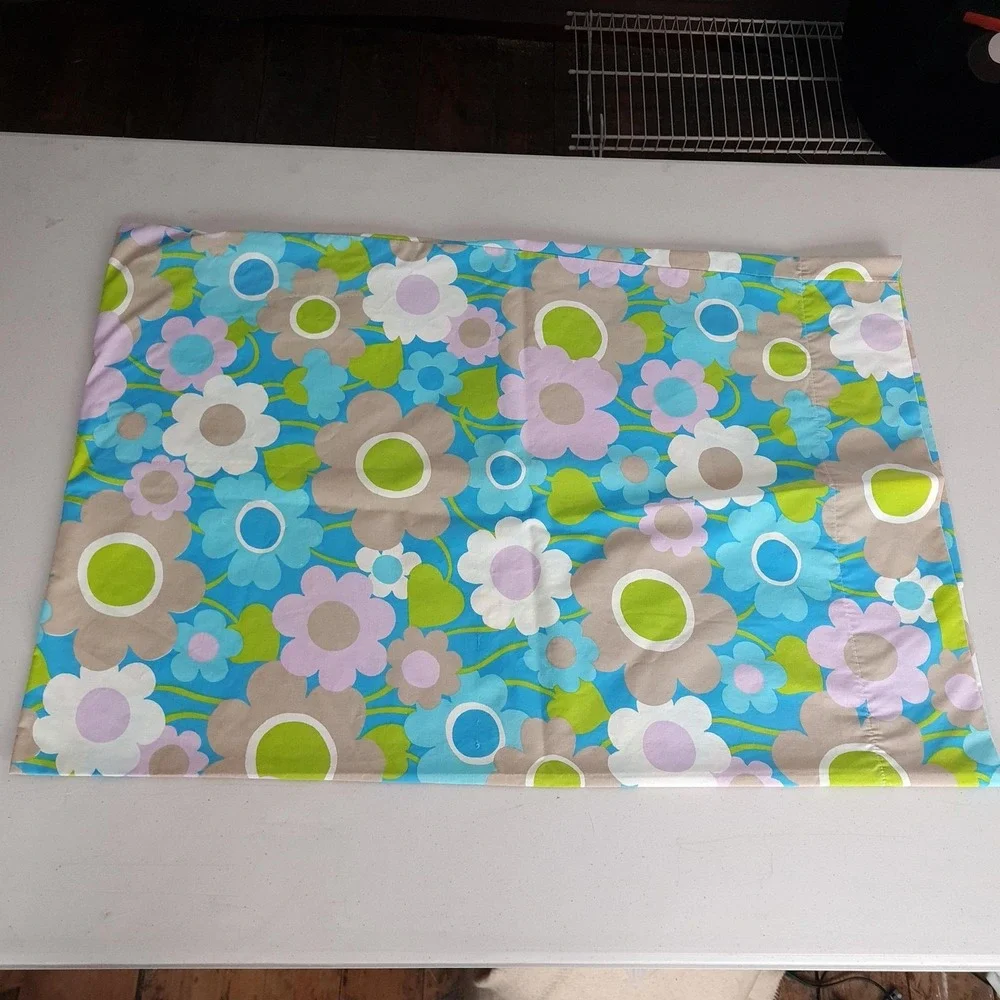 Vntg Floral Fitted Sheet and Pillowcase Blue Green Mod Flower Power Retro Twin